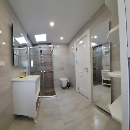 Huge Duplex Apartment, Kargicak / Alanya, 5 Rooms, 330 M2 Living Space, Close To The *